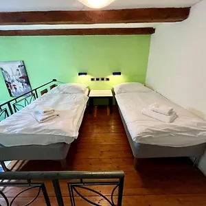 casa-italia.praguehotelsweb.com/